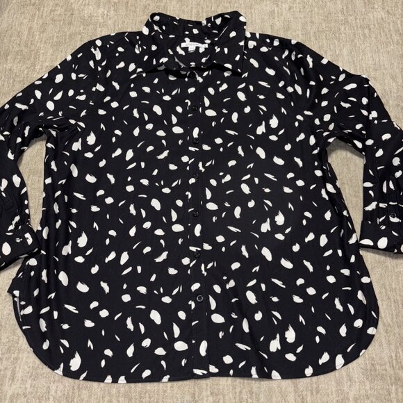 Chico's Tops - XL 16 Chico's Sz 3 Black And white Button Up Top Dressier Rounded Hem Cuffed Top